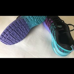 New Women size 39 sneakers (6.5 - 7 US)